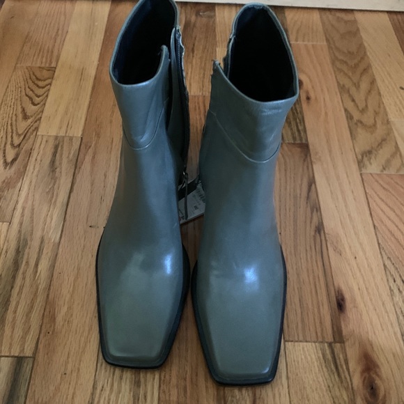 Zara heeled boot! NWT! - Picture 2 of 4